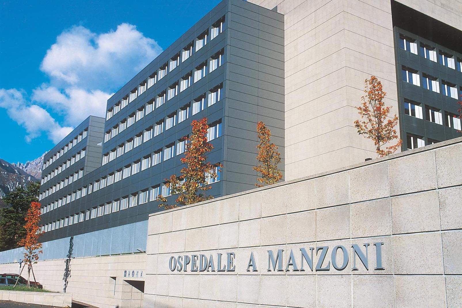 Manzoni Apartment Lecco Bagian luar foto