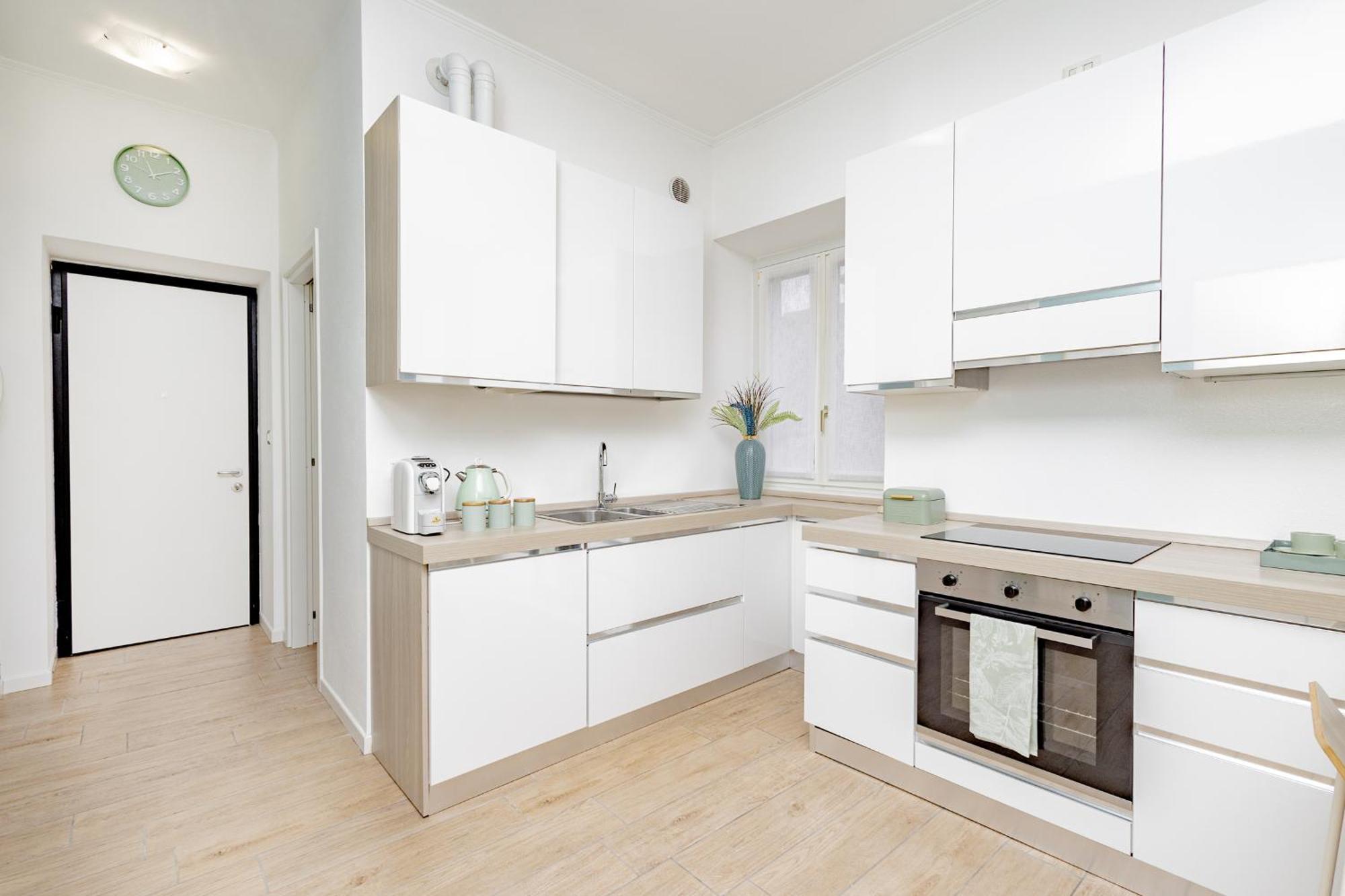 Manzoni Apartment Lecco Bagian luar foto